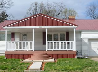 105 Lincoln St, Blue Mound, IL 62513