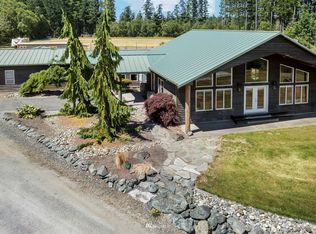 186 W Camano Dr, Camano Island, WA