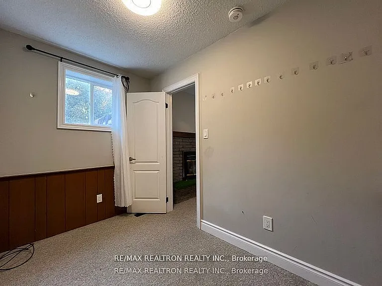 25 Emperor St #BASEMENT — Photo 11