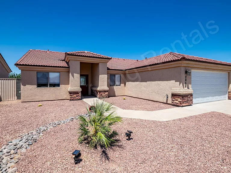 2855 N Melody St — Photo 2