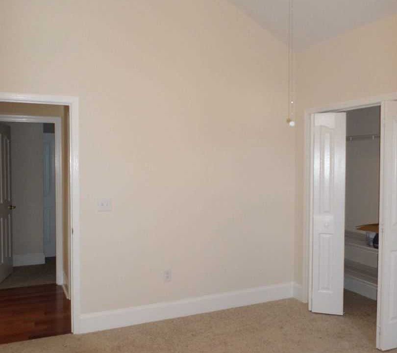 2nd image of 2221 Keswick Ln
