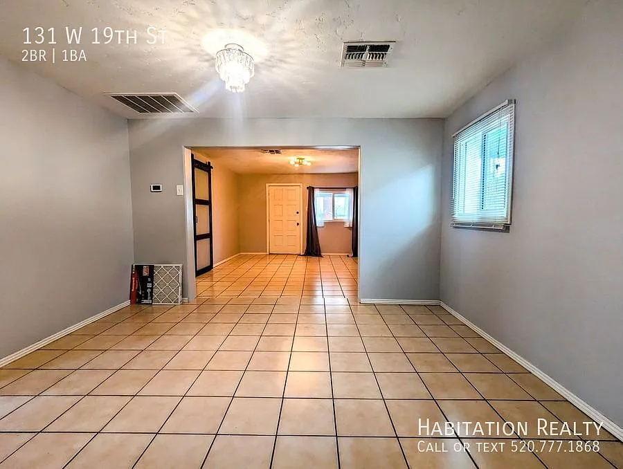 Beautifully remodeled 2Bed/1Bath downtown home + office/den space in the historic Barrio Santa Ro... — Photo 4