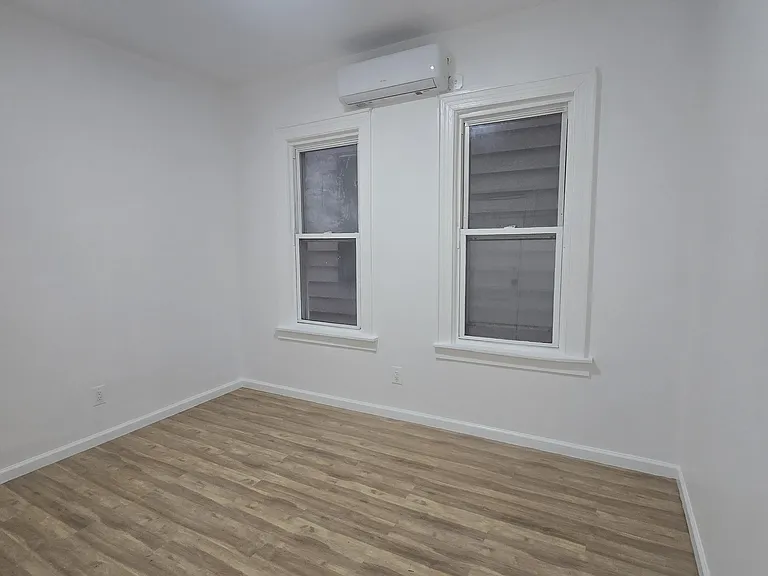 Bedroom #3
Bedroom with a closet.