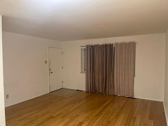 2nd image of 3876 Brittany Cir