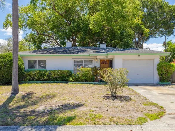 1347 Buckingham Dr, Clearwater, FL 33756