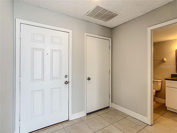 3rd image of 101 Coral Reef Cir