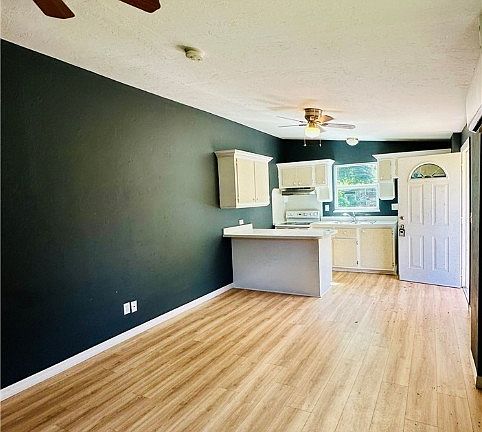 5th image of 355 Sacramento St