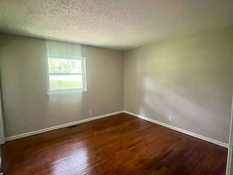 2145 Kingsford Dr — Photo 9