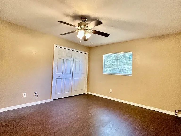 346 Bell Blvd S — Photo 18