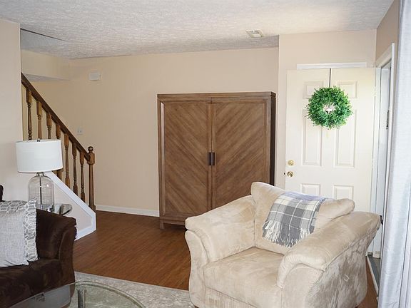 3rd image of 1454 Ashbourne Dr