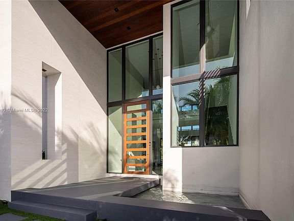 4th image of 128 Fiesta Way #0