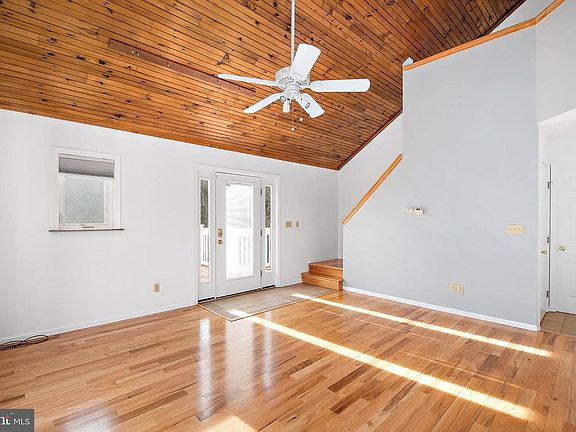 5th image of 6325 Knoll Hill Dr