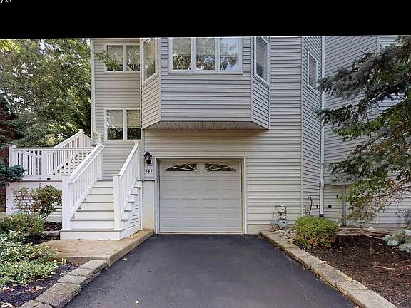 3rd image of 141 Orchid Ct #14G1