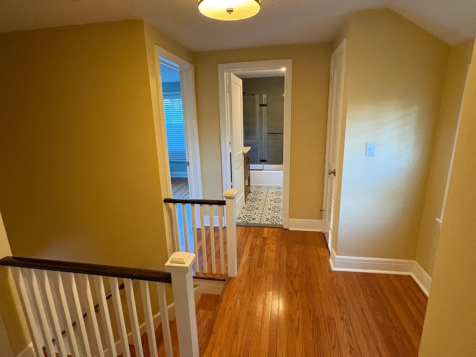 90 Somerset Ave — Photo 4