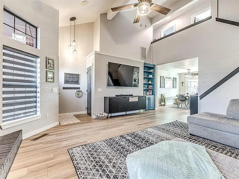 2912 Canyon Oaks Ct — Photo 1