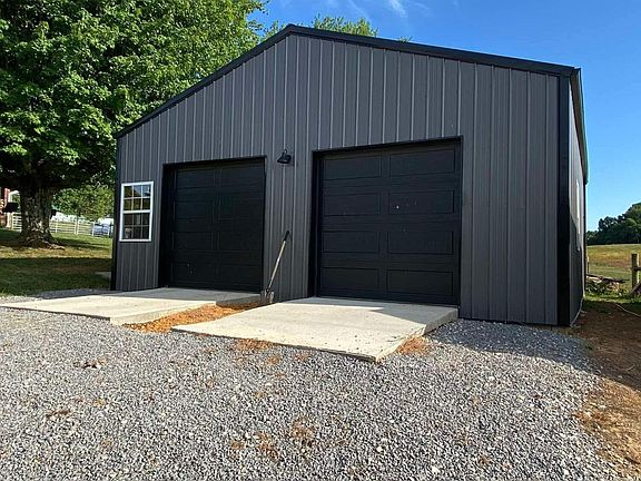 5th image of 979 Walnut Grove School Rd