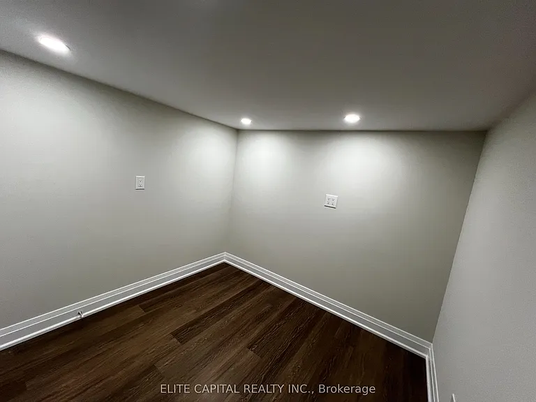 218 Chartland Blvd S — Photo 15