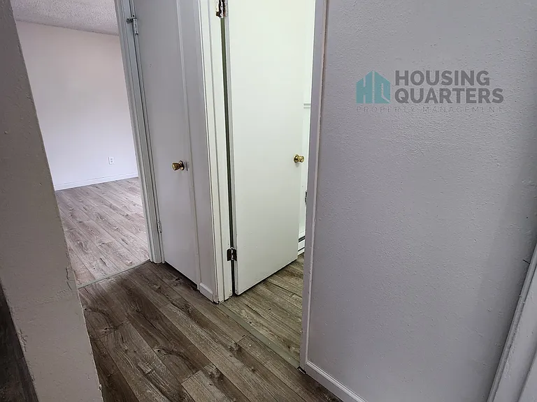 1810 N Addison St #7 — Photo 8