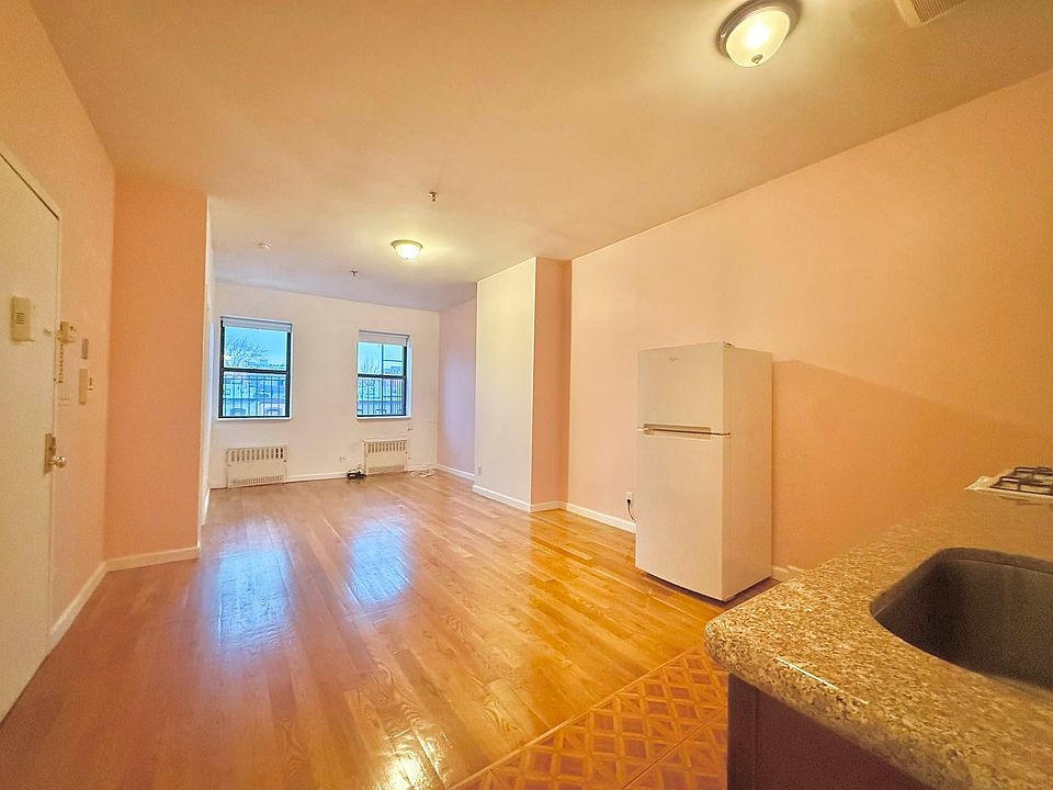 1st image of 815 De Kalb Ave #2