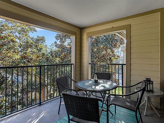 3rd image of 7800 Point Meadows Dr APT 1032