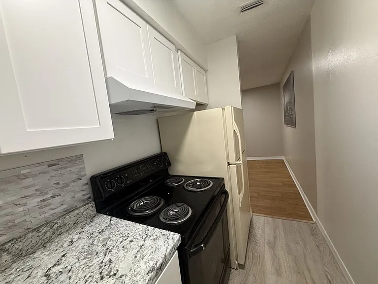 8532 Channelview Cir — Photo 8