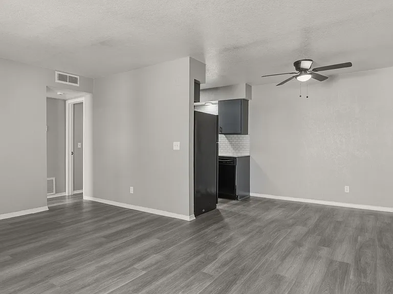 Timberwood Apartments — Photo 20