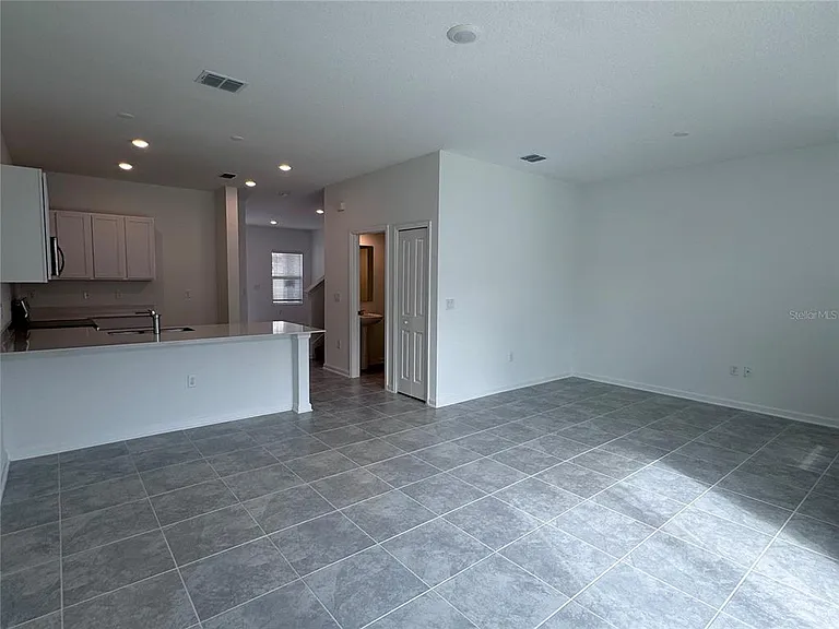 2494 Skyline Loop — Photo 7