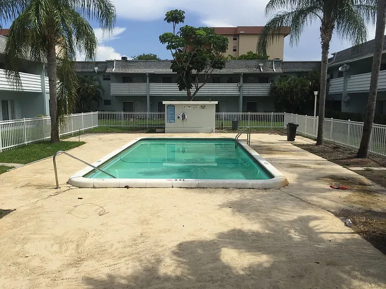 4251 NW 5th St — Photo 6
