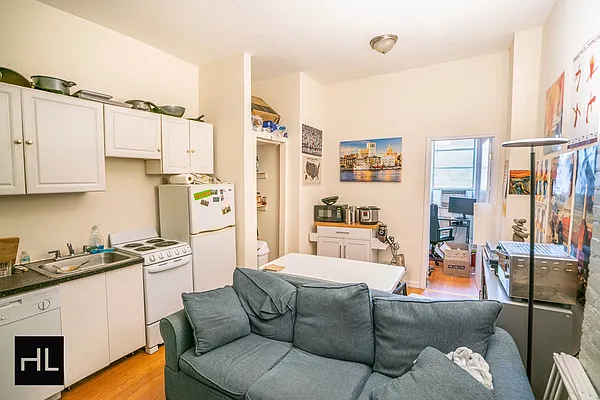 Rented by Highline Residential | media 9