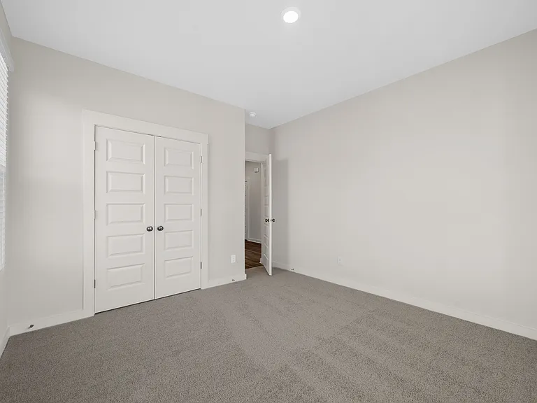 887 Bur Oak Ct — Photo 41