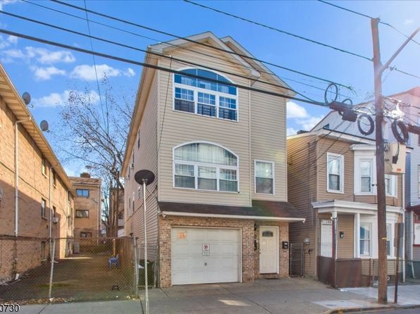110 16Th Ave, Paterson City, NJ 07501