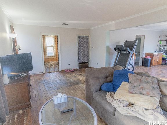 3rd image of 14654 Croswell St
