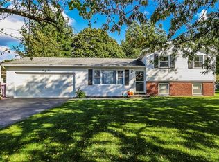 62 Webber Dr, Rochester, NY 14626