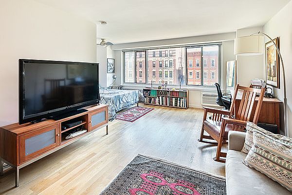 1st image of 400 Central Park W APT 5F