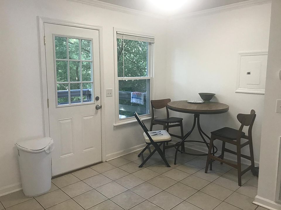 Dining space in kitchen