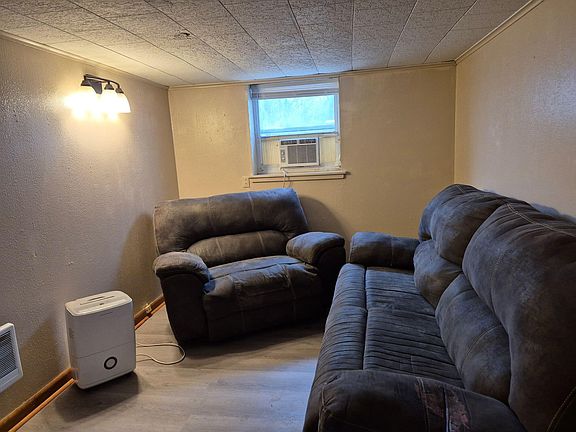 2nd image of 109 Sanford St