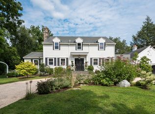 219 Den Rd, Stamford, CT 06903