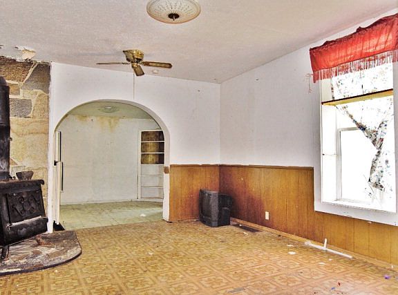 5th image of 395 S Emerson Ave