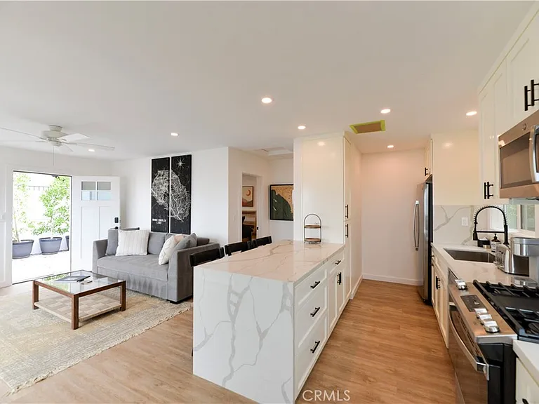 428 Monterey Ln #C — Photo 4