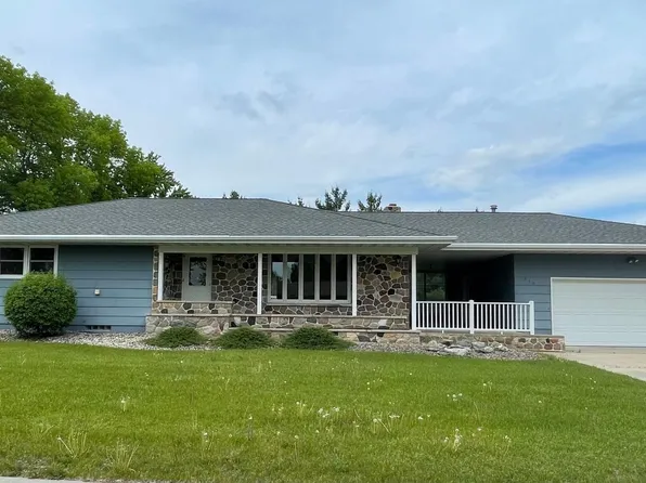 240 7th St W, Browerville, MN 56438