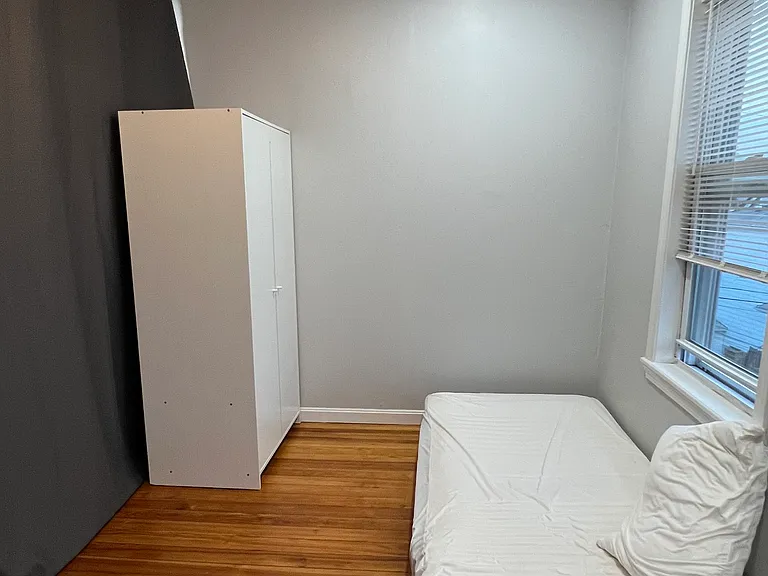 68-70 Wyeth St #3 — Photo 6