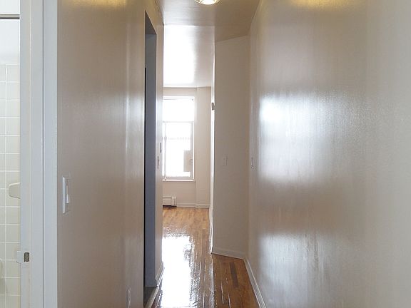 4th image of 2027 3rd Ave APT 5B