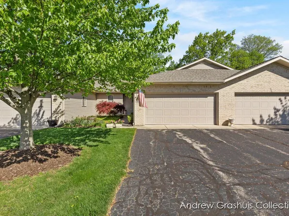 2173 Creekside Dr SW #40, Byron Center, MI 49315