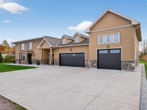 74 Green Mountain Rd E, Hamilton, ON L8J 2W4