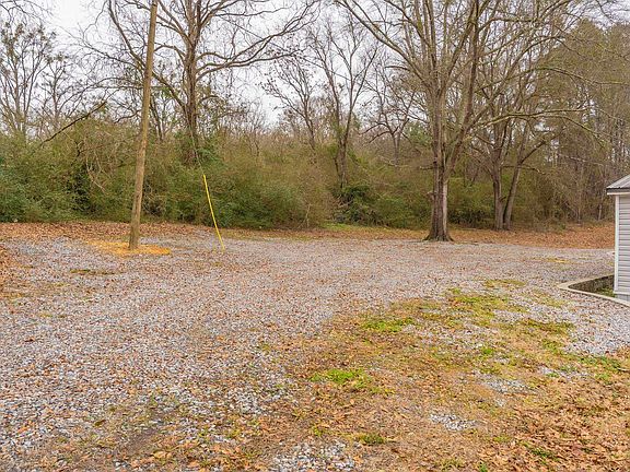 4th image of 3875 Blue Springs Rd