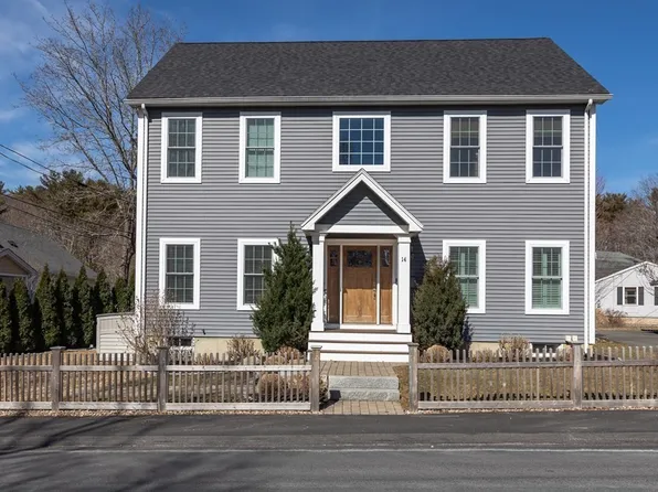 14 Forest St, Manchester, MA 01944
