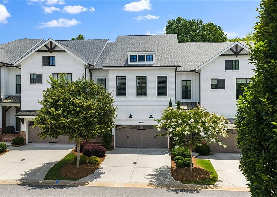 1st image of 214 Phillips Ln