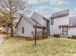737 Colby Ct, Gurnee, IL 60031