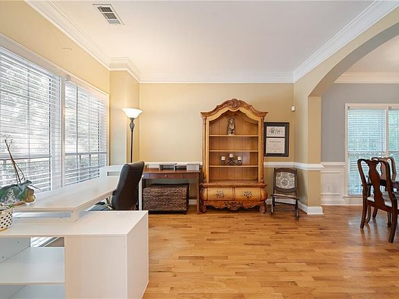 3rd image of 2499 Emerald Ridge Ct NE