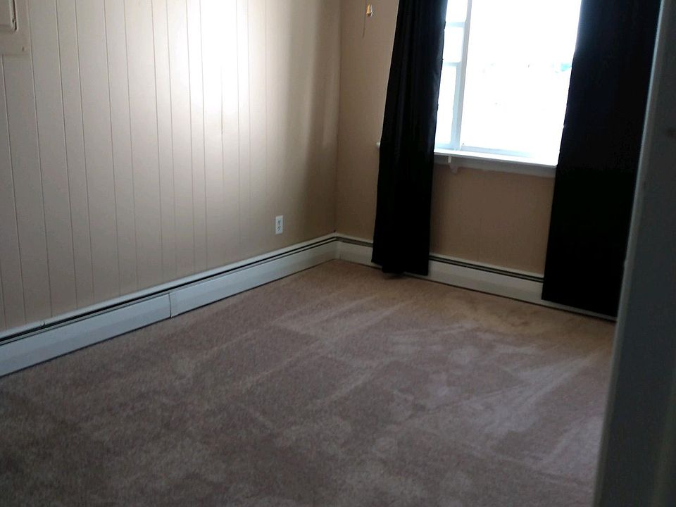 2nd image of 7406 Bay Front Rd APT D